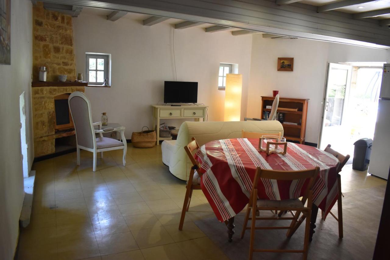 Holiday home Gite Du Petit Bois Le Buisson-de-Cadouin